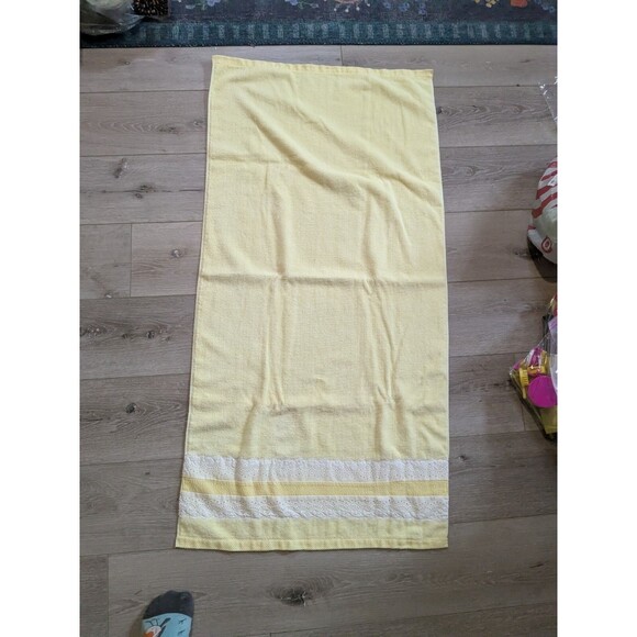 Vintage 70s Martex 3 Piece Bath Towel Set Yellow Lace Cotton MCM Cottagecore - Picture 4 of 12